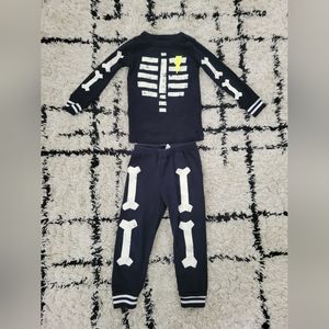 Gymboree Glow in the Dark Skeleton Pajamas 3Y